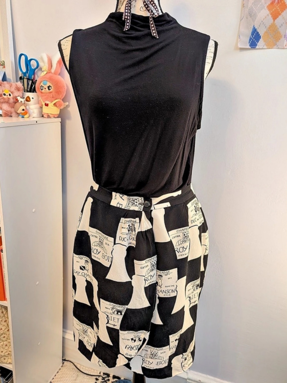 Jones New York Women's Abstract High Waist Shorts Size 6 Like New